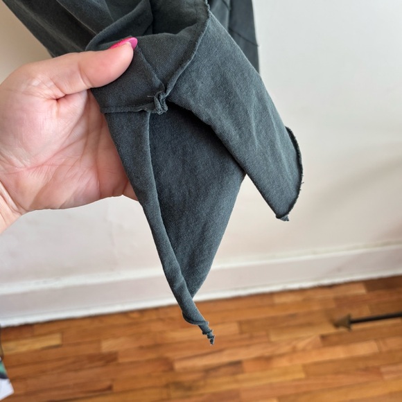 🫒 PLUS Crop Tank 🫒 - Picture 4 of 6